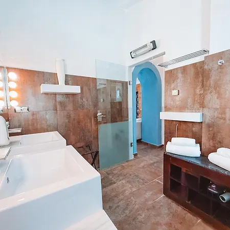 Hotel Pilares De 2*